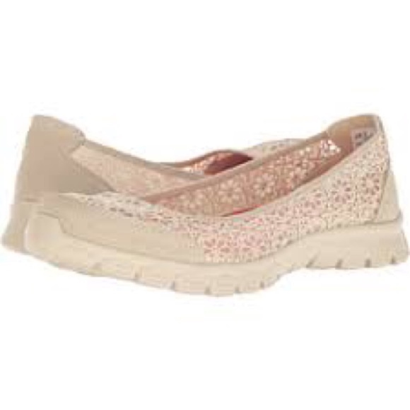 skechers cream shoes